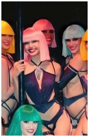 Lisa巴黎疯马秀首演惊艳亮相！网友围观狂赞！