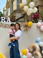 TVB视后与老公庆祝结婚七周年！二人故地重游，晒多张亲密照