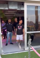 梅西在迈阿密主场DRV PNK球场出席Hard Rock餐厅的新品发布活动！