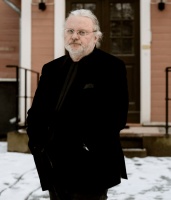 约恩·福瑟：诺奖预测榜上的常客，读者书架上的“吃灰选手”？