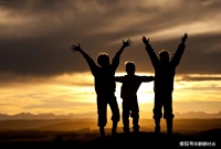 弘一法师提醒：兄弟姐妹相处，要做到两不谈，越不谈，关系越好