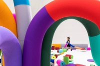 西岸美术馆装置互动展“蔓舞奇境”：踏上一段无限生长的旅程