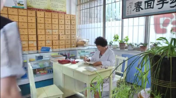 姐姐去医院了解妹妹病情,不料却发现惊天秘密……