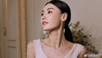 张柏芝最新大片曝光，纯白裙装出镜，妆容精致，气质出众……