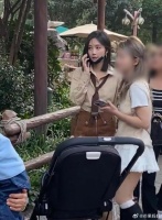 是同游吗？看到游客说是先偶遇了李一桐，晚上才又遇见曾舜晞的