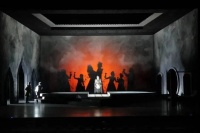 极致文学系“哈姆雷特”和经典创新“福尔摩斯”，你选哪个？