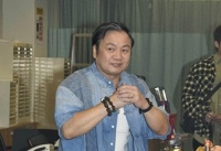 香港知名男星宣布复出，前妻患血癌离世，与现任女友只恋爱不结婚