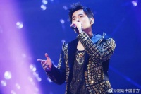 周杰伦演唱会前黄牛集体退票，黄牛：主办方原定的给录入信息如今不兑现