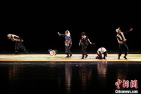 儿童剧《二十四个奶奶》西宁开演