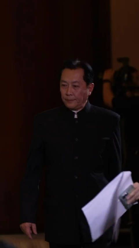 唐国强出席活动,这该死的压迫感!