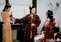 贾政为何宠爱人人嫌恶的赵姨娘？真正原因难以启齿