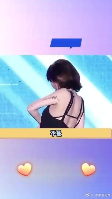泫雅 随便喝个水就能撩人啊!