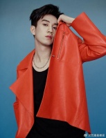 王子奇女友公开恋情，回怼网友：他那么专一纯情，小黑子你懂啥？