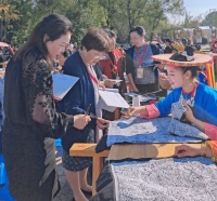 沈燕希获“金针杯”刺绣大赛最佳非遗“文创”奖