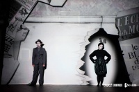 再掀黑色幽默浪潮，英国1927剧团新作《根》登陆羊城