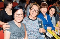 恭喜！香港知名男星突然被传结婚，握有8亿财产同时交往三名女友