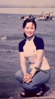 1997年，在深圳大梅沙海滨公园留影的女孩，她肤白貌美……