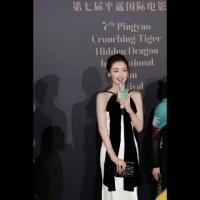 周冬雨怎么突然就变美了，最近很多人说她严重变美……