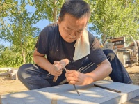 范县：石刻匠人“点石成金”
