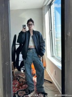 欧阳娜娜这张图比例好奇怪，她是不是把小头都拉到100了……