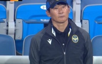 被崔康熙打懵了0-2不敌泰山，仁川联主帅最后时刻思考人生