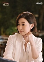 TVB视后回内地老家祭祖，现场太热闹，乡亲们拉横幅欢迎其回家