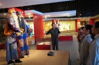 江南小城里的京剧服饰馆