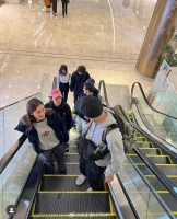 比起娱乐圈躲躲藏藏的谈恋爱……