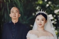 身家上亿的41岁“丑星”巨兴茂，外貌无法选择，用努力迎娶孟久淇