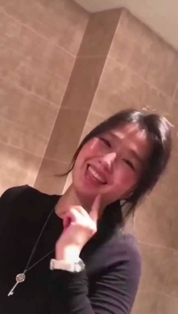 女朋友虽然不漂亮,可是她对我很好