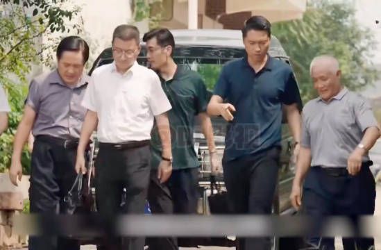 山河：省委下拨二十亿扶贫款，却当场被市委挪用，盖建豪华大楼！