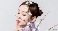 长期缺爱的中年女人，身上会有三种味道，很好撩！