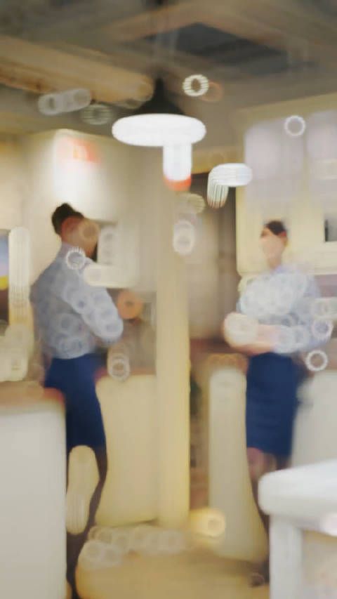 似乎是东航,但肯定又不是