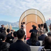 张艾嘉儿子婚礼现场照曝光，600宾客见证下迎娶内地超模
