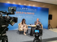 尼尔·布什：总有人问我为什么中美关系脱离正轨了，我推荐他们读一本书