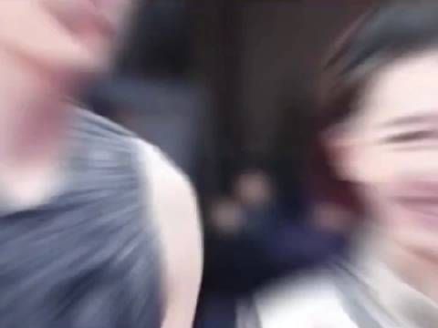 疑似还有小四,杨鸣和在一起后,不能当解说,接不到代言……