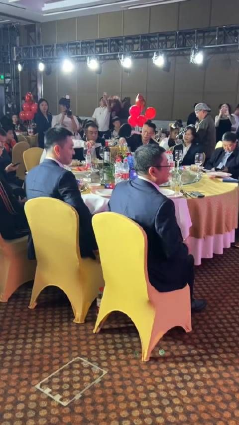 我有点好奇，杨鸣运动员出身……