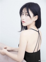 惊艳出镜！39岁朱珠，肤白貌美大长腿性感至极，被称为第一美女！