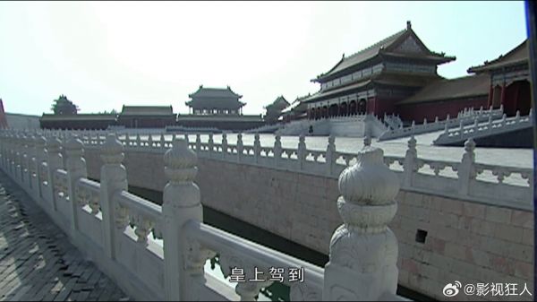 纪晓岚没来上朝,和是高兴坏了,没人和我作对了