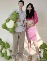 赵本山女儿八个月孕照曝光！身材纤细状态好，花上百万买婴儿衣物