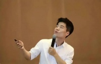 董宇辉离下播，还有多远