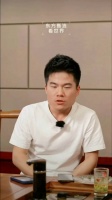 董宇辉过去在节目中调侃自己与东方小孙的关系……