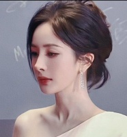 突然发现她好美啊！ 杨幂尖叫之夜的造型也太好看了吧！