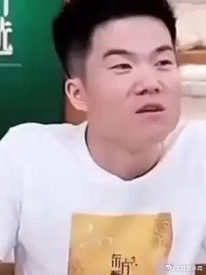 董宇辉回忆刚毕业找工作的经历,曾经崩溃大哭,坚持不下去……