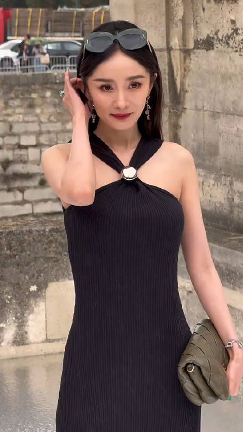 杨幂自拍,好明显的苍老感……