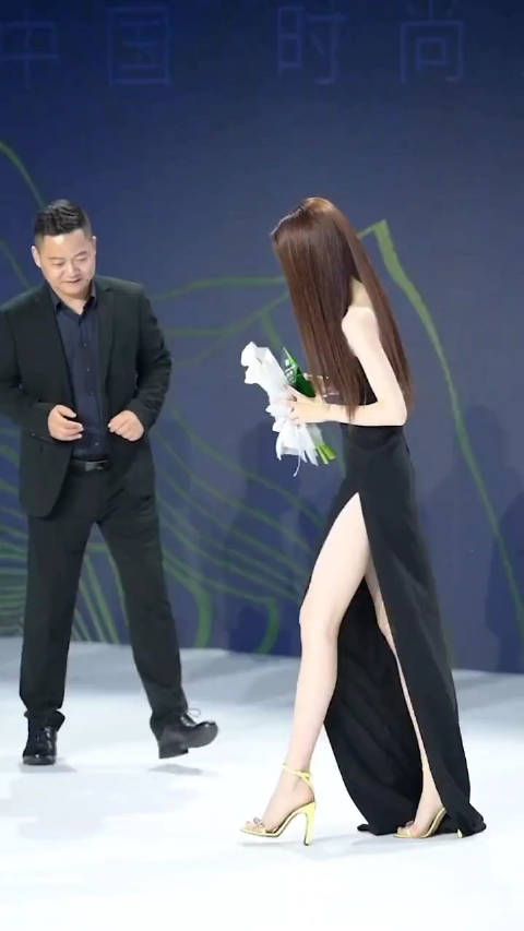 被徐璐的身材震惊到,她为什么从来不营销自己的身材?