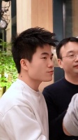 董宇辉 俞敏洪这次组团出去玩，感觉没有以往发自内心的高兴……