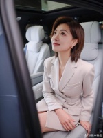 万茜参加问界M9的活动，她本人好美啊