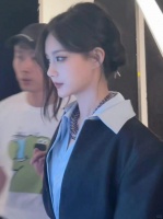 李一桐为什么不在四美里啊！ 长得好精致啊 笑起来眼睛弯弯的