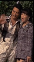 68岁吕良伟 和53岁老婆出席活动，不得不承认……